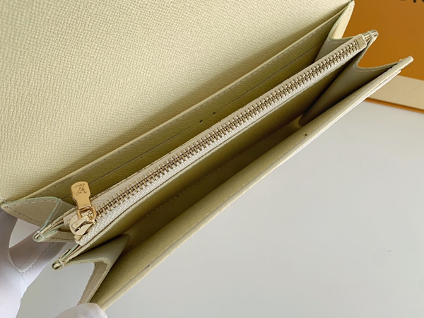 LVコピーウォレット角部分ディテール